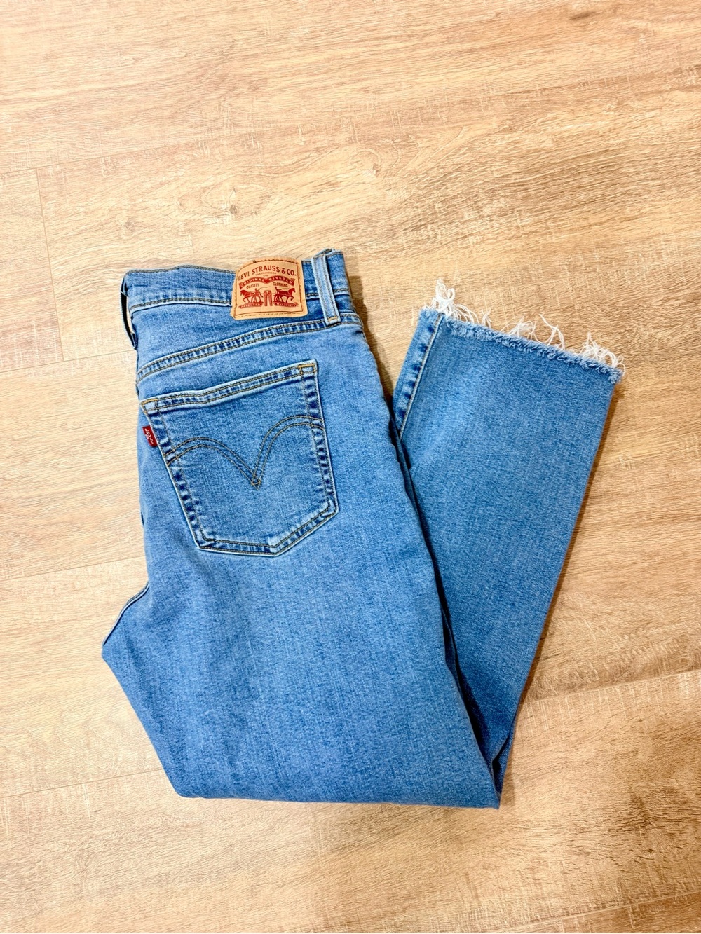 Levi's women’s Classic Blue Straight-Leg Jeans